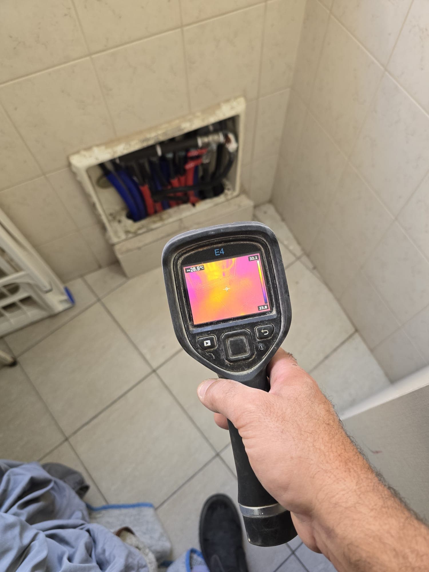איתור נזילות 11 — חיים שטח שירותי אינסטלציה, חיפה והקריות