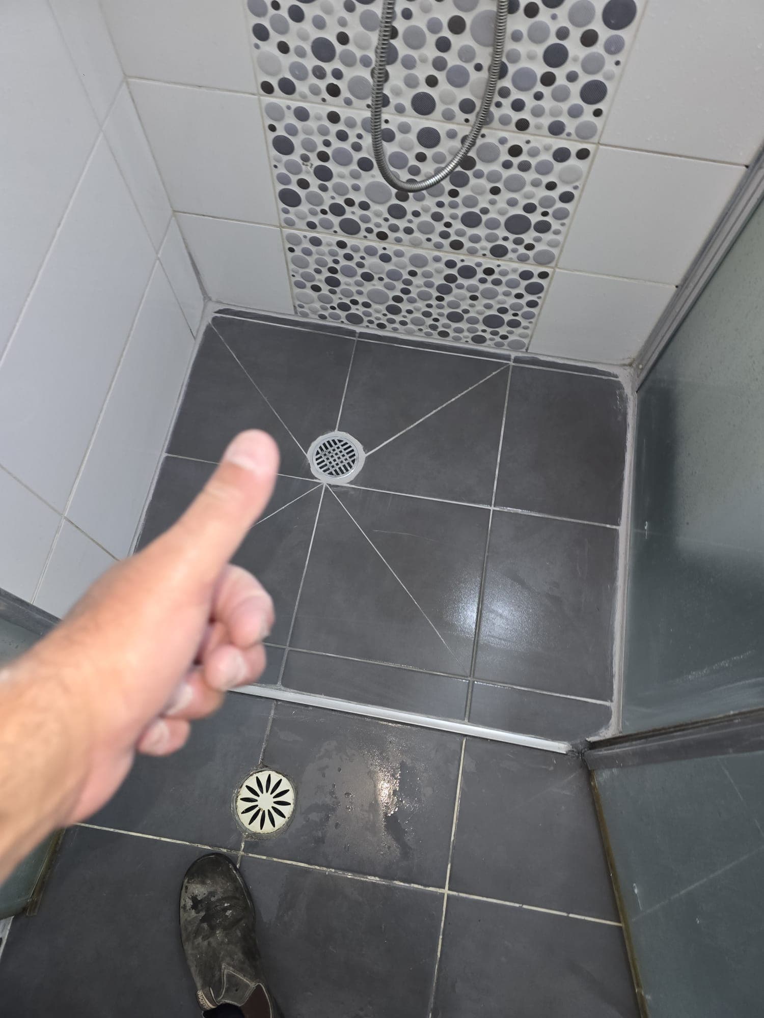 החלפת סיפון מקלחת בחיפה — חיים שטח אינסטלטור